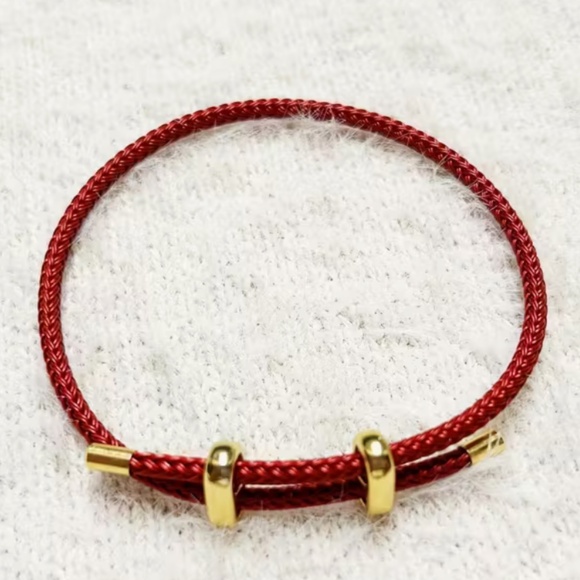 adjustable red bracelet - Picture 2 of 5